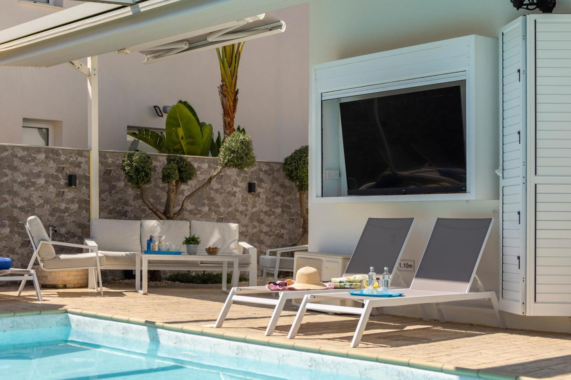 Accomoteleia Crystal Lagoon Villa Протарас Екстериор снимка